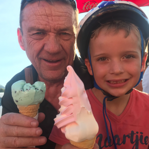 Simon and Reilly enjoy ice cream