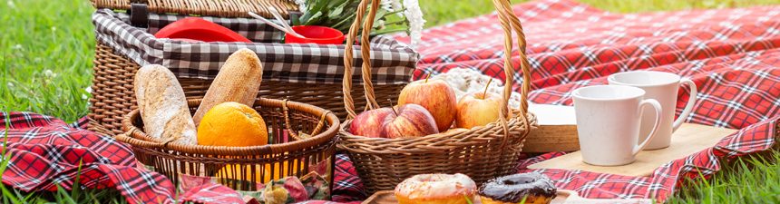 picnic-week-blog picnic basket with food