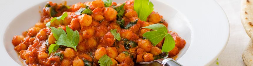 Chickpea, tomato and spinach curry