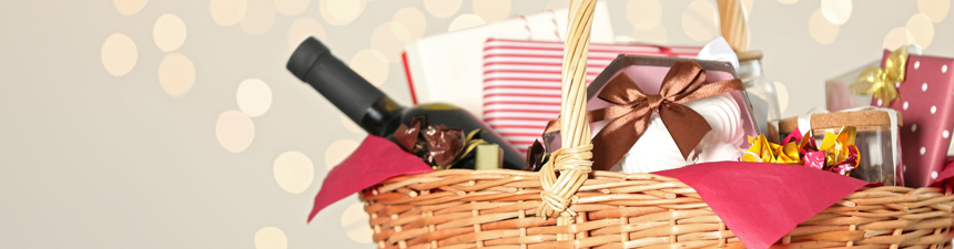 christmas-hamper-packing perfect gift hamper