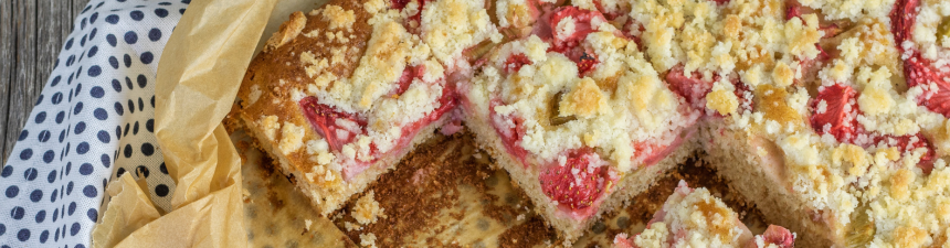 rhubarb crumble cake