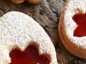 1 jammy easter egg biscuit