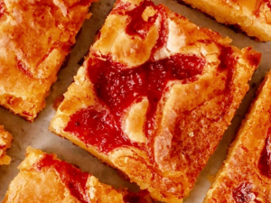 ROW feature image size (29) strawberry and cream blondies