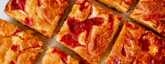 strawberry and cream blondies