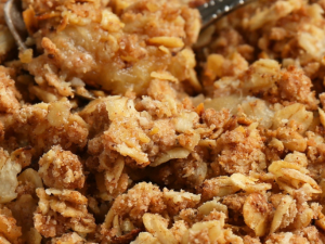 apple ginger oat crumble